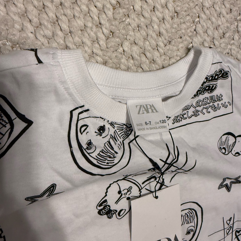 NWT Zara Kids Black and White Graphic Tee, size 6/7 - Picture 2 of 3